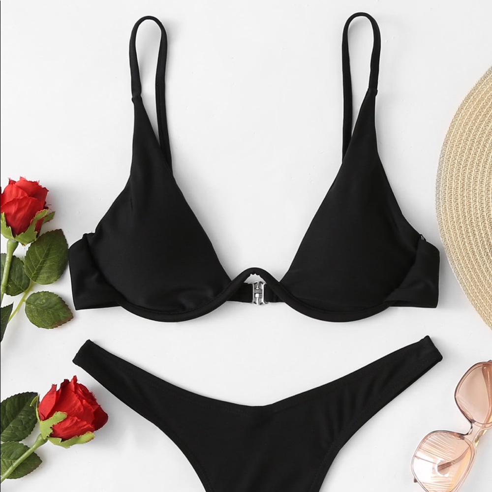 Underwire high leg bikini